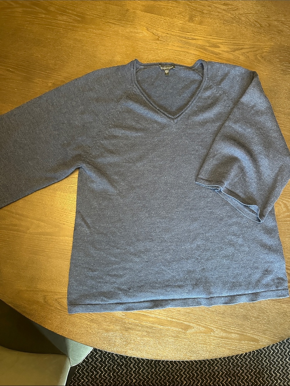100% merino wool Heather blue V-Neck Sweater